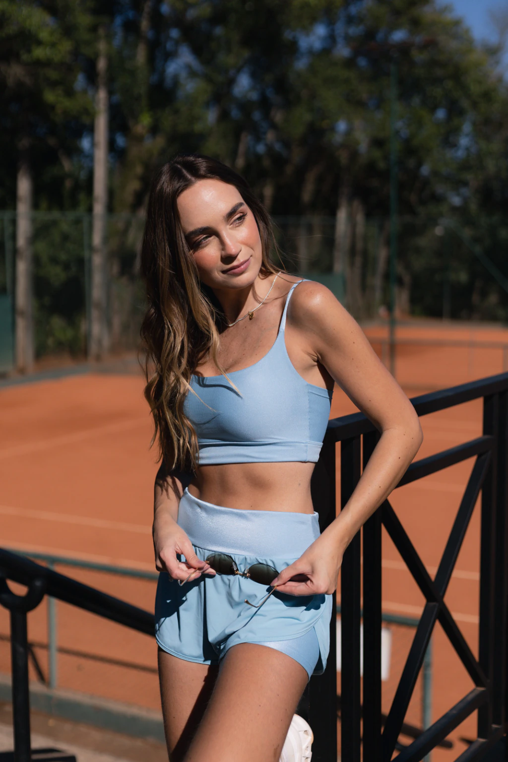 Foto oficial Lagom mostrando cor e caimento do conjunto azul-claro